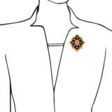 Van Cleef & Arpels. ONYX, CORAL AND DIAMOND BROOCH AND EARRING SET, VAN CLEEF & ... - Foto 5