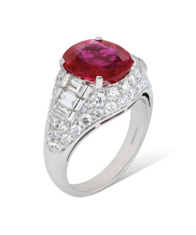 Bulgari. RUBY AND DIAMOND 'TROMBINO' RING, BULGARI - фото 2