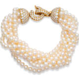 CULTURED PEARL AND DIAMOND BRACELET AND EARRING SET - photo 3