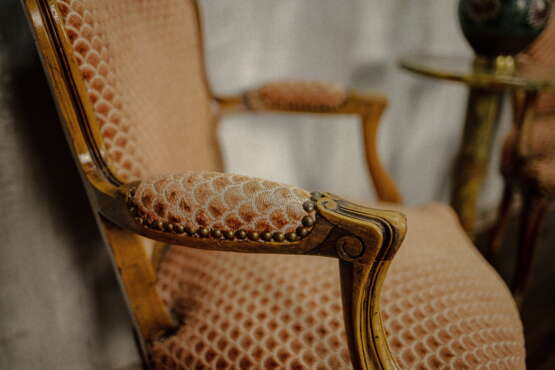Armchair “Pair of antique carved armchairs”, Porcelain, See description, 1930 - photo 3