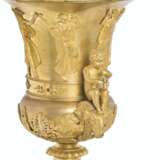 Thomire et Cie. A PAIR OF EMPIRE ORMOLU URNS AND COVERS - фото 3
