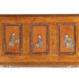 A GEORGE III CHINESE SOAPSTONE-MOUNTED SATINWOOD CABINET-ON-... - фото 7