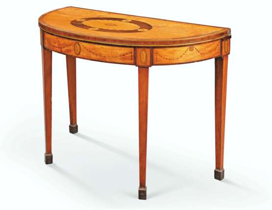 A GEORGE III SATINWOOD, KINGWOOD AND MARQUETRY DEMI-LUNE GAM... - photo 5