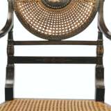 Gillows. A SET OF SIX GRAINED 'MONTGOMERIE PATTERN' OPEN ARMCHAIRS - Foto 3