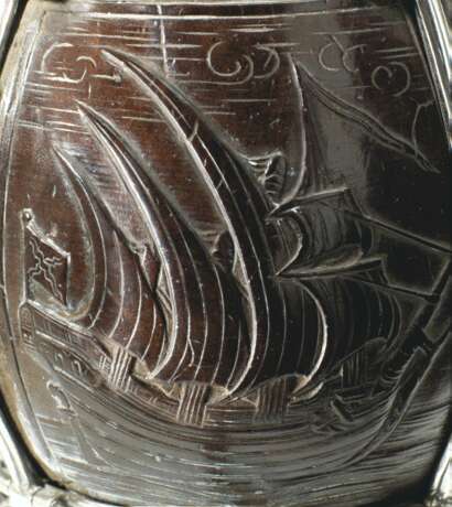 A COMMONWEALTH IRISH SILVER-MOUNTED COCONUT-CUP - Foto 3