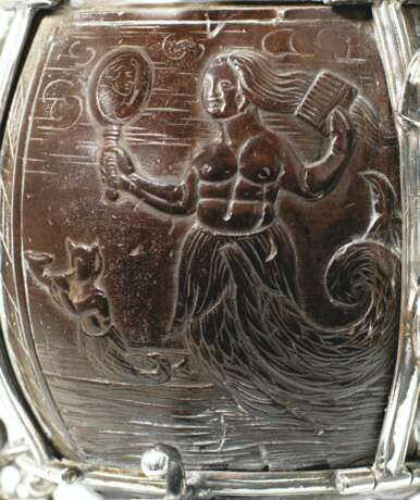 A COMMONWEALTH IRISH SILVER-MOUNTED COCONUT-CUP - photo 4
