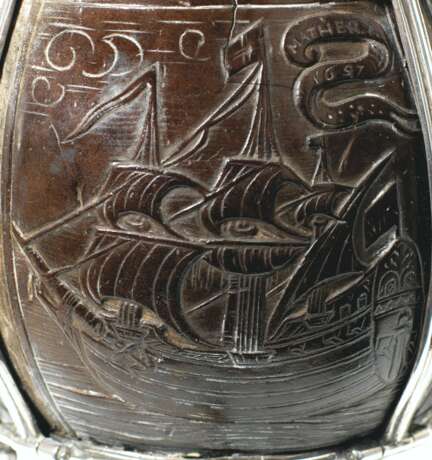 A COMMONWEALTH IRISH SILVER-MOUNTED COCONUT-CUP - photo 5