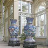 A PAIR OF MONUMENTAL CHINESE CLOISONNE ENAMEL VASES, ON STAN... - photo 1