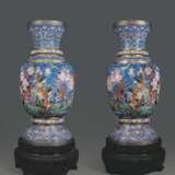 A PAIR OF MONUMENTAL CHINESE CLOISONNE ENAMEL VASES, ON STAN... - фото 3