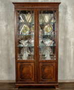 Armoire-vitrine. Старинная витрина