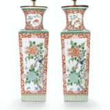 A PAIR OF FAMILLE VERTE SQUARE VASE LAMPS - фото 1