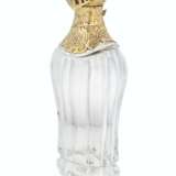 A FRENCH GOLD-MOUNTED GLASS SCENT BOTTLE - photo 2