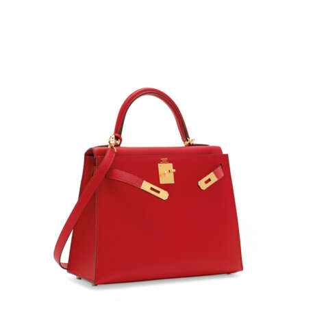 HERMÈS. A ROUGE CASAQUE EPSOM LEATHER SELLIER KELLY 28 WITH GOLD HARDWARE - Foto 3