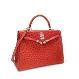 HERMÈS. A ROUGE VIF OSTRICH SELLIER KELLY 35 WITH PALLADIUM HARDWARE - фото 2