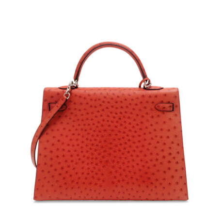 HERMÈS. A ROUGE VIF OSTRICH SELLIER KELLY 35 WITH PALLADIUM HARDWARE - фото 3