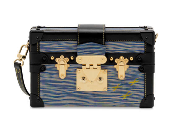 LOUIS VUITTON. A BLUE EPI LEATHER PETITE MALLE WITH GOLD HARDWARE - Foto 1