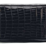 HERMÈS. A SHINY BLACK NILOTICUS CROCODILE BIRKIN 35 WITH PALLADIUM HARDWARE - photo 2