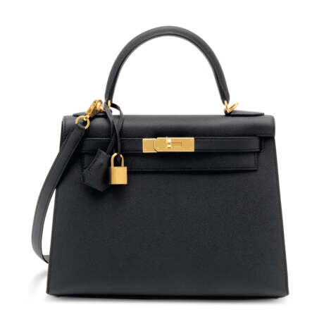 HERMÈS. A BLACK EPSOM LEATHER SELLIER KELLY 28 WITH GOLD HARDWARE - Foto 1