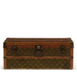 LOUIS VUITTON. A RARE, MONOGRAM CANVAS FLOWER TRUNK - photo 1