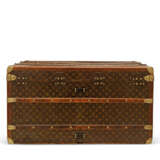 LOUIS VUITTON. A CLASSIC MONOGRAM CANVAS STEAMER TRUNK - фото 4