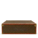 LOUIS VUITTON. A SET OF THREE: HARDSIDED MONOGRAM CANVAS SUITCASE TRUNKS - photo 14