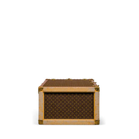 LOUIS VUITTON. A CLASSIC MONOGRAM CANVAS STANDING SHOE TRUNK - фото 4