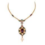 19TH CENTURY GARNET, SEED PEARL, ENAMEL AND DIAMOND HOLBEINESQUE NECKLACE AND EARRING SET - Foto 4