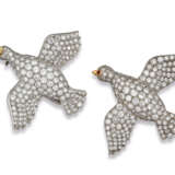 Cartier. DIAMOND AND RUBY DOVE BROOCHES, RETAILED BY CARTIER - Foto 1
