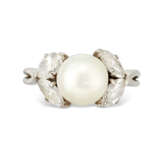 NATURAL PEARL, CULTURED PEARL AND DIAMOND RING, EARRINGS AND NECKLACE - Foto 6