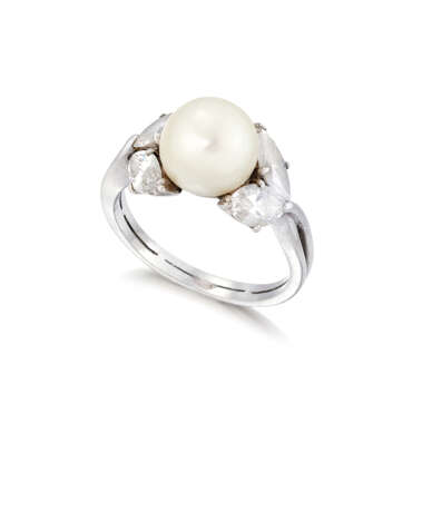 NATURAL PEARL, CULTURED PEARL AND DIAMOND RING, EARRINGS AND NECKLACE - Foto 7