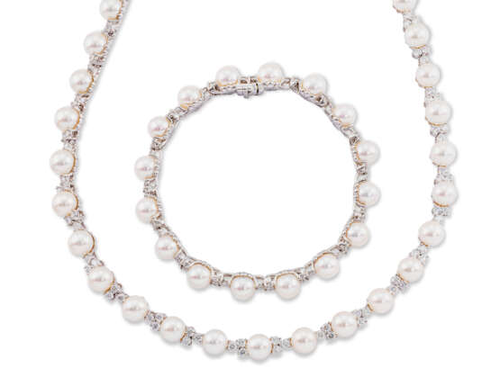 Tiffany & Co.. CULTURED PEARL AND DIAMOND NECKLACE AND BRACELET SET, TIFFANY & CO. - photo 1