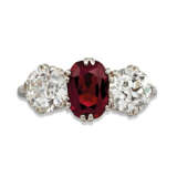 EARLY 20TH CENTURY RUBY AND DIAMOND RING - фото 2