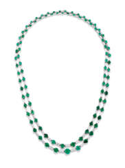 MID 20TH CENTURY EMERALD AND DIAMOND NECKLACE