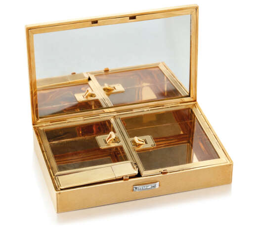 Cartier. MID 20TH CENTURY GOLD AND DIAMOND VANITY CASE, CARTIER - Foto 2