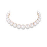 CULTURED PEARL AND DIAMOND NECKLACE AND EARRINGS - photo 2