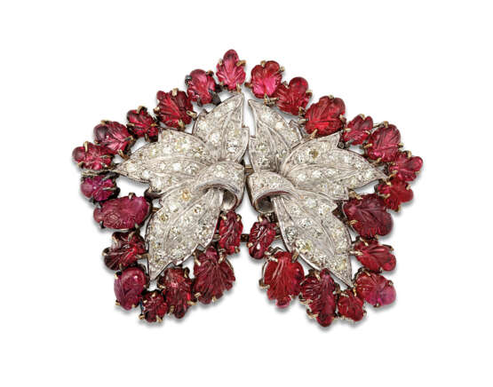 RUBY, SPINEL AND DIAMOND DOUBLE-CLIP BROOCH - Foto 1