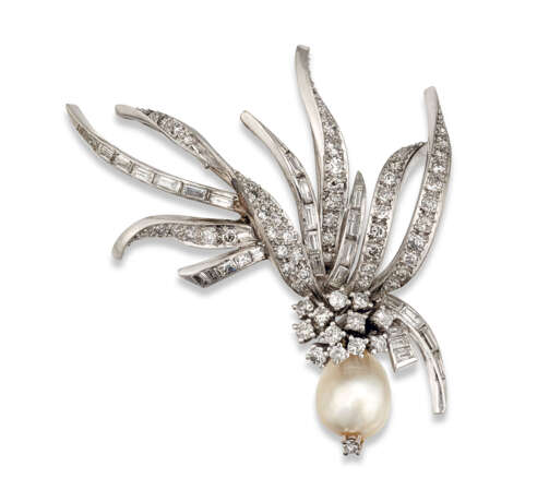 NO RESERVE - CULTURED PEARL AND DIAMOND BROOCH AND EARRING SET - фото 4