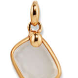 Pomellato. WHITE QUARTZ AND DIAMOND 'RITRATTO' PENDENT AND EARRING SET, POMELLATO - Foto 4