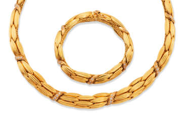 GOLD AND DIAMOND NECKLACE AND BRACELET SET, LALAOUNIS