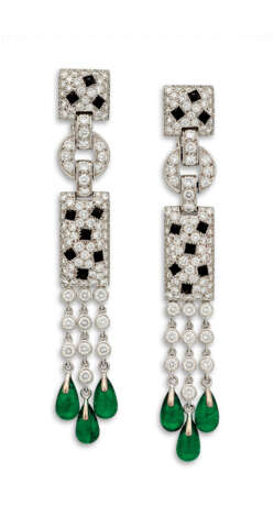 Cartier. EMERALD, ONYX AND DIAMOND 'PANTHÈRE' EARRINGS, CARTIER - photo 1