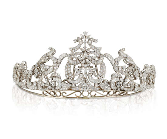 DIAMOND TIARA AND BRACELET SET - фото 2