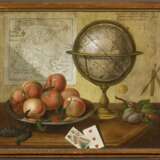Lazzari, Sebastiano. Zwei Gemälde: Trompe l'oeil mit Globus, Früchten und Spielkarten; Trompe l'oeil mit Früchten, Armillarsphäre, Schlüssel - photo 3