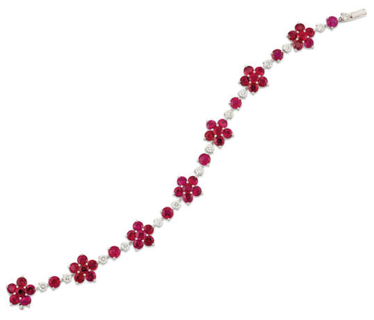 Graff. NO RESERVE - GOLD, RUBY AND DIAMOND BRACELET, GRAFF - фото 1