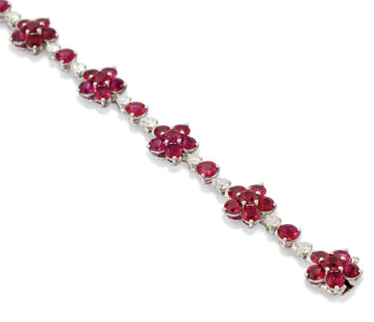 Graff. NO RESERVE - GOLD, RUBY AND DIAMOND BRACELET, GRAFF - фото 4