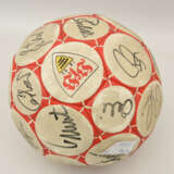 SIGNIERTER VFB BALL, bedrucktes und beschriebenes Leder, 1990er - Foto 2