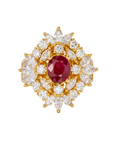 RUBY AND DIAMOND NECKLACE, BRACELET, EARRING AND RING SUITE WITH GÜBELIN REPORTS, MARCONI - Foto 6