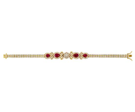 RUBY AND DIAMOND NECKLACE, BRACELET, EARRING AND RING SUITE, MARCONI - Foto 11