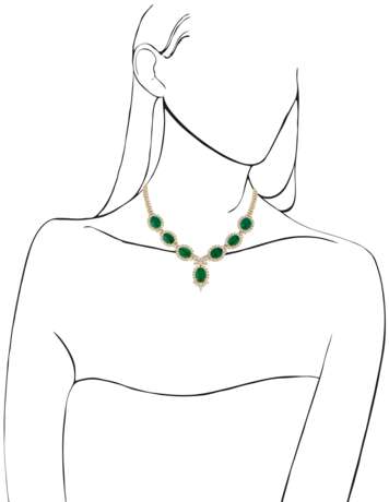 EMERALD AND DIAMOND NECKLACE, BRACELET, EARRING AND RING SUITE, MARCONI - фото 12