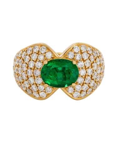 EMERALD AND DIAMOND NECKLACE, BRACELET, EARRING AND RING SUITE, MARCONI - фото 6
