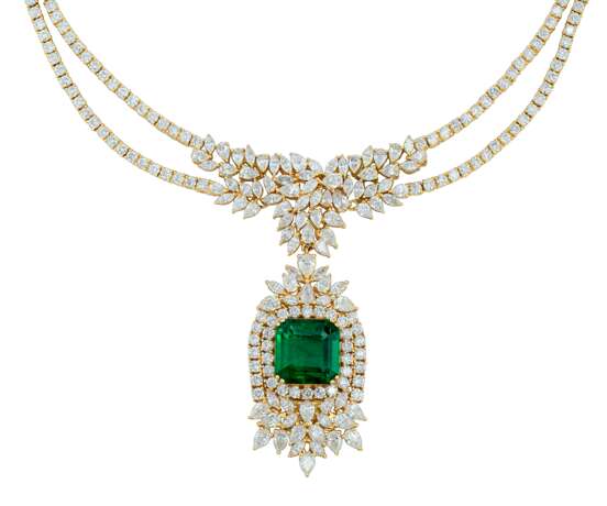 EMERALD AND DIAMOND NECKLACE, BRACELET, EARRING AND RING SUITE WITH GÜBELIN AND GIA REPORTS, MARCONI - photo 2